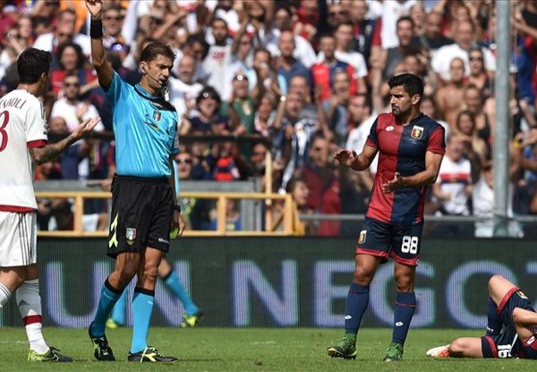 Pemain Milan terkena kartu merah